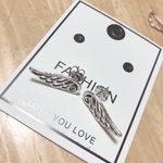 メンズにも！羽ピアス