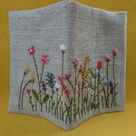 カラフルでにぎやかな庭の刺繍の文庫本サイズブックカバー　Ｂ　