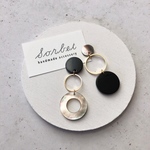 triple circle アシンメトリー✴︎ピアス or イヤリング