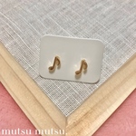 ワンポイント音符ピアス