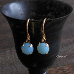 ～Turquoise opal～（送料無料/ピアス/ノンホールピアス/イヤリング/小振り/シンプル/大人/綺麗/ターコイズブルー/ヴィンテージガラス）