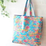 和柄の巾着付きトート　沖縄柄　コバルトブルー