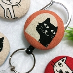 のぞいた ねこさん(オレンジ) のびるキーホルダー＊リールキーホルダー
