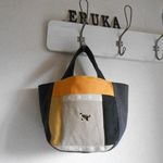 シンプルパッチネコ刺繍まるんバッグSサイズ♪　黒帆布　リネン　猫ねこ　