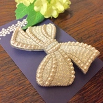 hibyuu様専用 グルーデコ   スワロフスキー リボンブローチ 