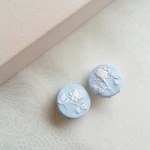 刺繍　くるみボタン　イヤリング／ピアス　バラ