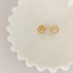 小粒 お花とパールのピアス