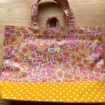 【mo様ご予約品】★ループ付ラミネートバッグ＊イチゴしゃぼんが可愛い☆イエロー★