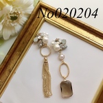 アシンメトリービジューピアス