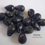 etched black*shinny green ドロップ チェコビーズ 20個