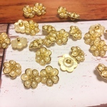 ゴールドお花ボタン4個セット