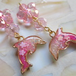 ◇2348再販２ 🌸ピンクイルカとお花のピアス・イヤリング🐬🌸