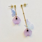 花びらと蝶ピアス/ノンホールピアス（パープル） 