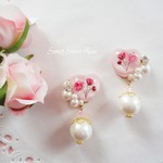 【再販】お花ハートとパール　～華やかパール～　かすみ草ガーリー　イヤリング/ピアス/花/かすみ草/ハート/パール/ビジュー/ピンク/レジン/クリア