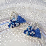 △三角△ビーズ刺繍*イヤリングorピアス◎ブルーシルバー