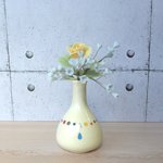 小さな小さな水玉模様の一輪挿し