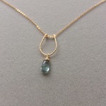 ホースシューモチーフとモスアクアマリンのネックレス☆14kgf