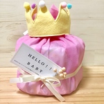 ベビークラウンが乗っているおむつケーキ  【ピンク色】