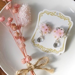 桜のブーケと雫のイヤリング