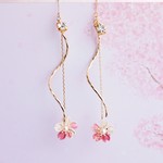 桜ひとひらイヤリング11色 ＊つまみ細工＊