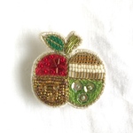 ﾋﾞｰｽﾞ刺繍ﾌﾞﾛｰﾁ 林檎 パッチワーク