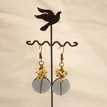 ゆらゆらお花の耳飾り【ピアス  イヤリング 】