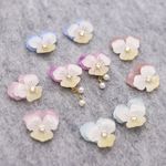 《特集掲載》ペールトーンカラー春色、パンジー揺れるパールのピアス／イヤリング　(パステルカラー)
