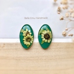 ひまわり×グリーン 押し花のオーバルレジンピアス イヤリング