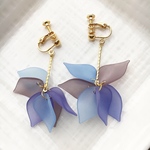 花びら、ひらり。/Gray×Sky イヤリング・ピアス