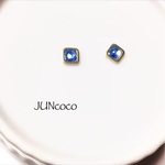 小さなシェルスクエアピアス 