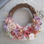 Lune Bonheur＜coral pink＞＊受注制作＊ハーフムーンリース＊プリザーブドフラワー＊お花＊ギフト＊結婚祝い＊春リース＊フラワーリース