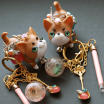 緑目のカッフェ・キャットバッグチャーム