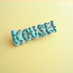 《特集掲載》手縫い刺繍のお名前ブローチ【チョコミント】
