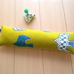 猫おもちゃ　キッカー＆まきびし　北欧ピジョン　刺繍柄セット  