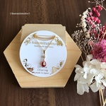 バラの花びらのネックレス
