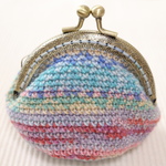 Opal毛糸のがま口ミニポーチ