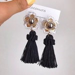 ミックスフラワー×デザインタッセルピアス(ブラック)