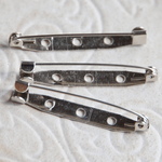 訳有 コサージュ金具 30個 40mm 大きめブローチ