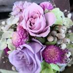 バラのプリザーブドフラワーとドライフラワーのミニブーケ