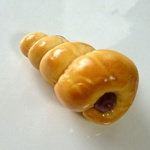 美味しいチョココロネ ブローチ