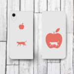 ネコ🐈とアップル🍎 ホワイト ＆ ピンク 帯なし手帳型スマホケース iPhone12 も対応！