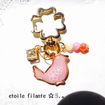 レジン 幸せを呼ぶ小鳥のキーホルダー