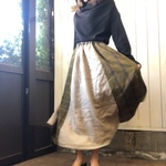 とっても軽やか☆ドレープ感と優しいチェックのマキシスカート