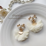 ふわふわフラワー パール×小花ピアス