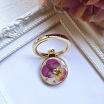K様ご予約品  ビオラの押し花スマホリング