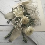 ＊ラナンキュラス&あじさい＆ユーカリ♡のスワッグ＊（洋書つき）