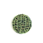 ジュエルオーキッドの刺繍ブローチ（チャーム変更可）