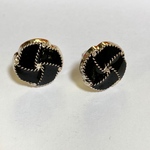 樹脂ピアス レトロな黒
