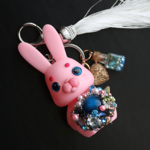 青を運ぶイースターヒア・ラビットキーホルダー