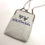 mayumi-sama様オーダー品☆犬の手刺繍のiPhoneポーチ